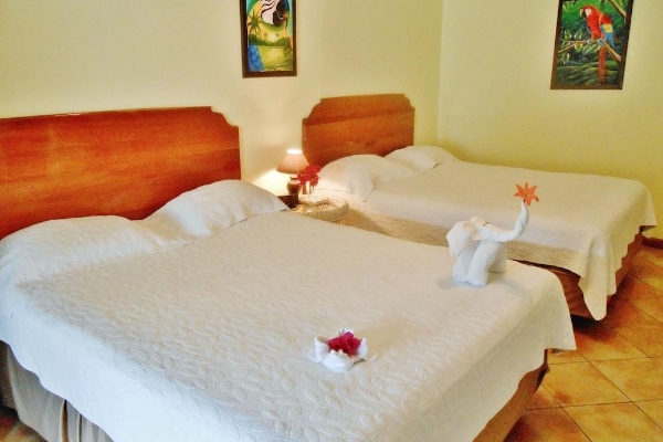 Hotel Banana Bay Marina